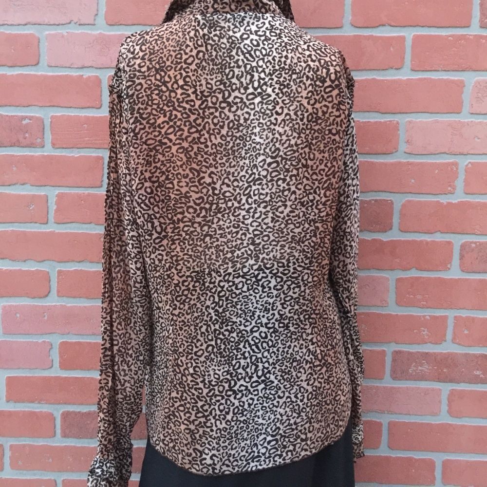 Le Caviar Sz M Leopard Print Ruffled Front Button - Picture 5 of 8